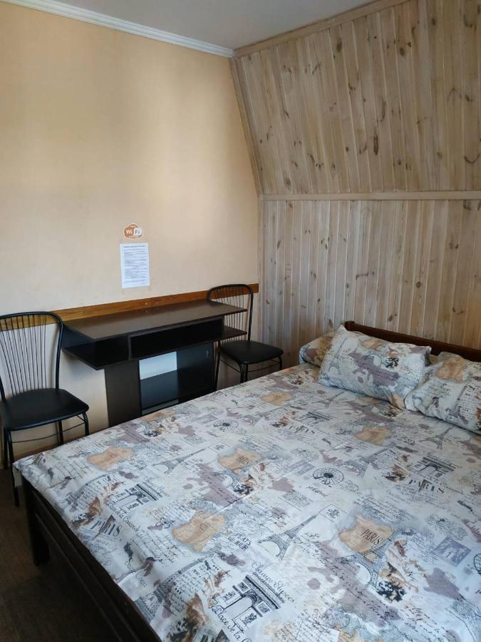 Hotel Restaurant Complex Boyarskiy Dvor Boyarka Exterior photo