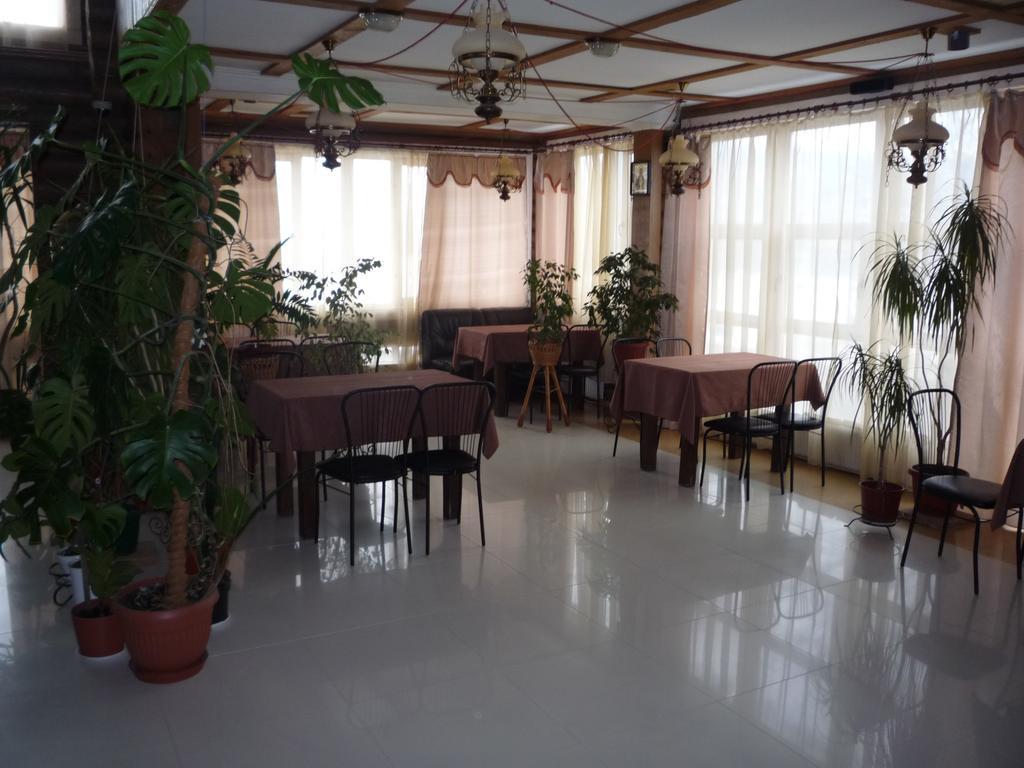 Hotel Restaurant Complex Boyarskiy Dvor Boyarka Exterior photo